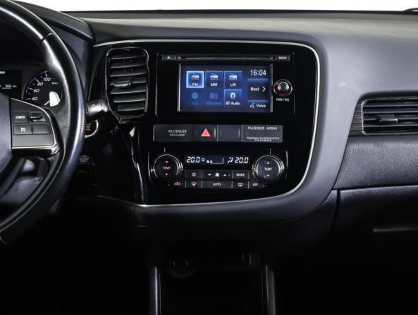 Mitsubishi Outlander III Рестайлинг 2 с пробегом 2015 года, цена 1 843 000 рублей, 75600 км, внедорожник, Автокод Объявления