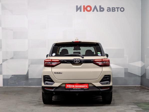 Toyota Raize I с пробегом 2021 года, цена 1 780 000 рублей, 25899 км, внедорожник, Автокод Объявления