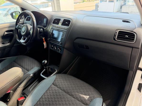 Volkswagen Polo V Рестайлинг с пробегом 2019 года, цена 1 400 000 рублей, 86169 км, седан, Автокод Объявления