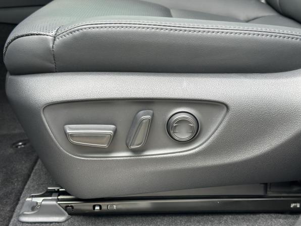 Toyota Land Cruiser 300 Series с пробегом 2026 года, цена 15 600 000 рублей, 16 км, внедорожник, Автокод Объявления