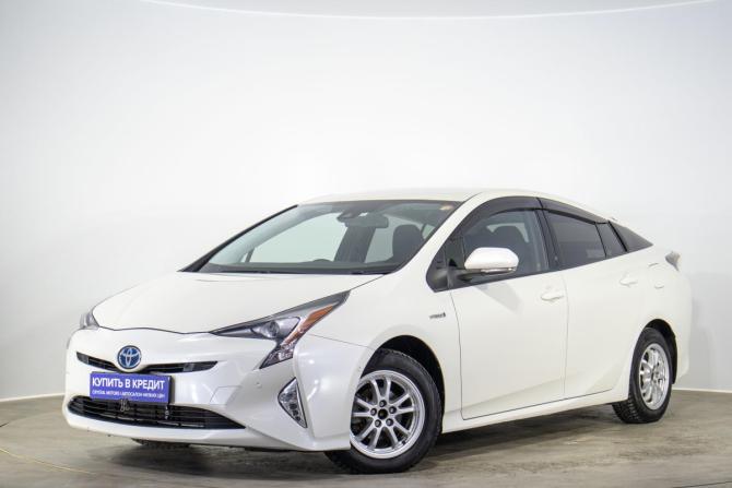 Toyota Prius IV (XW50) с пробегом 2016 года, цена 1 929 000 рублей, 134637 км, лифтбек, Автокод Объявления