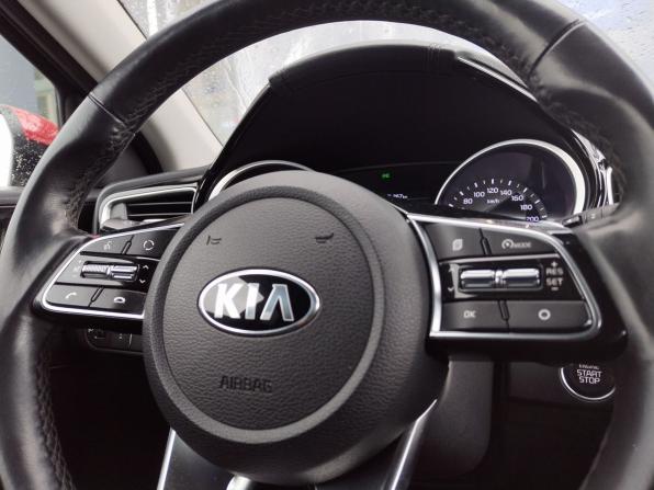 Kia Ceed III с пробегом 2018 года, цена 1 550 000 рублей, 105000 км, хэтчбек, Автокод Объявления