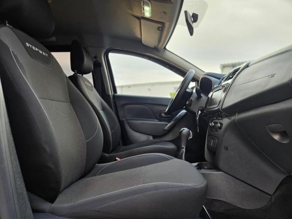 Renault Logan II Рестайлинг с пробегом 2019 года, цена 1 250 000 рублей, 46000 км, седан, Автокод Объявления