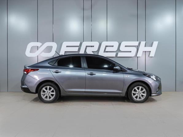Hyundai Solaris II Рестайлинг с пробегом 2020 года, цена 1 359 000 рублей, 196068 км, седан, Автокод Объявления
