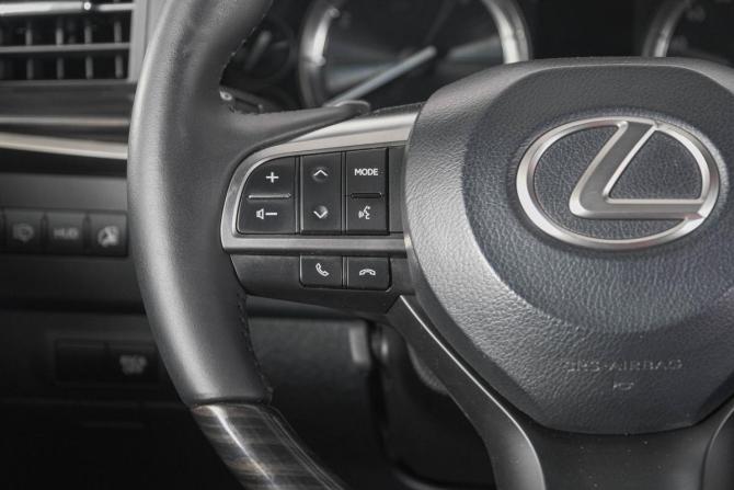 Lexus LX III Рестайлинг с пробегом 2018 года, цена 8 699 000 рублей, 186650 км, внедорожник, Автокод Объявления