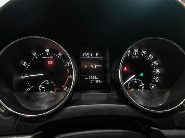 Skoda Yeti I Рестайлинг с пробегом 2017 года, цена 1 380 000 рублей, 107183 км, внедорожник, Автокод Объявления