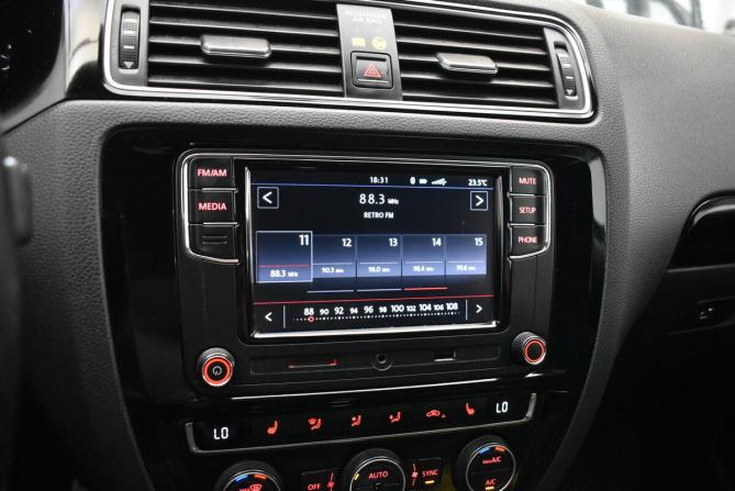 Volkswagen Jetta VI Рестайлинг с пробегом 2018 года, цена 1 395 000 рублей, 156692 км, седан, Автокод Объявления