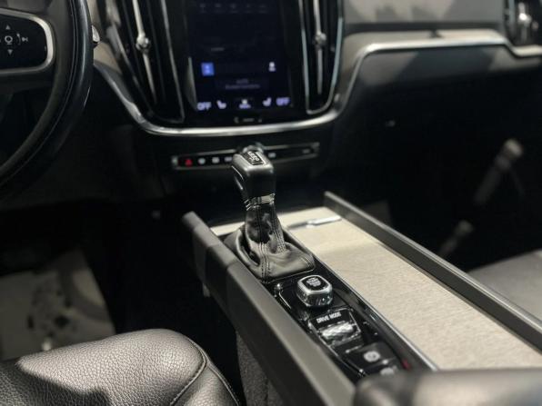 Volvo V60 Cross Country II с пробегом 2020 года, цена 3 300 000 рублей, 101000 км, универсал, Автокод Объявления