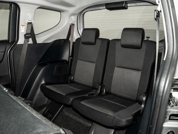 Toyota Sienta II Рестайлинг с пробегом 2018 года, цена 1 349 500 рублей, 128303 км, компактвэн, Автокод Объявления