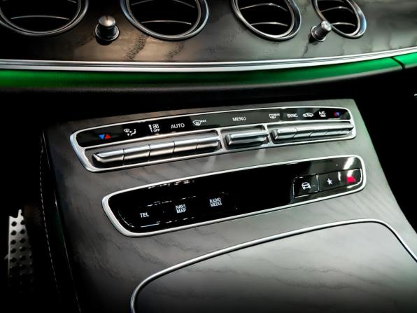 Mercedes-Benz E-Класс V (W213 S213 C238) Рестайлинг с пробегом 2022 года, цена 5 400 000 рублей, 73910 км, седан, Автокод Объявления