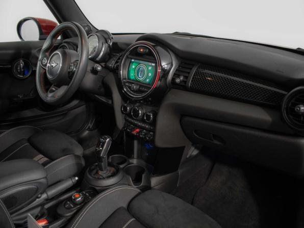 Mini Hatch III (F55/F56) Рестайлинг с пробегом 2020 года, цена 2 770 000 рублей, 66950 км, хэтчбек, Автокод Объявления