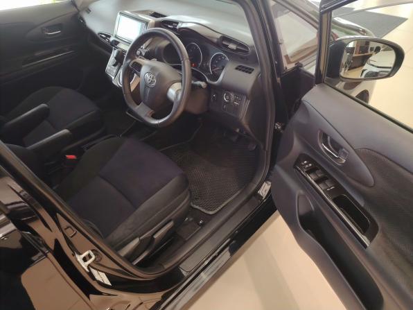 Toyota Wish II Рестайлинг с пробегом 2012 года, цена 1 280 000 рублей, 160000 км, минивэн, Автокод Объявления