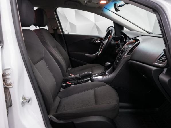Opel Astra J Рестайлинг с пробегом 2013 года, цена 949 000 рублей, 144600 км, седан, Автокод Объявления