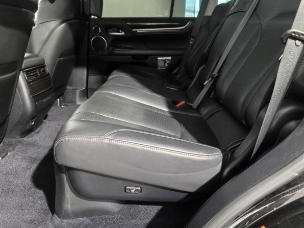 Lexus LX III Рестайлинг 2 с пробегом 2017 года, цена 6 499 000 рублей, 200386 км, внедорожник, Автокод Объявления