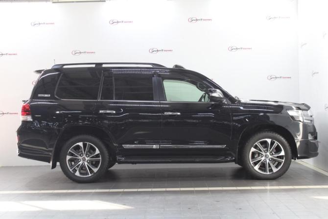 Toyota Land Cruiser 200 Series Рестайлинг 2 с пробегом 2019 года, цена 9 250 000 рублей, 91000 км, внедорожник, Автокод Объявления
