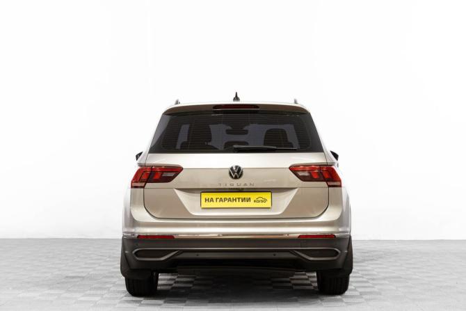 Volkswagen Tiguan II Рестайлинг с пробегом 2021 года, цена 2 499 000 рублей, 83000 км, внедорожник, Автокод Объявления