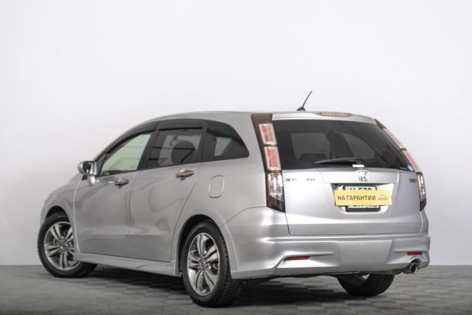 Honda Stream II Рестайлинг с пробегом 2013 года, цена 1 299 000 рублей, 170610 км, компактвэн, Автокод Объявления