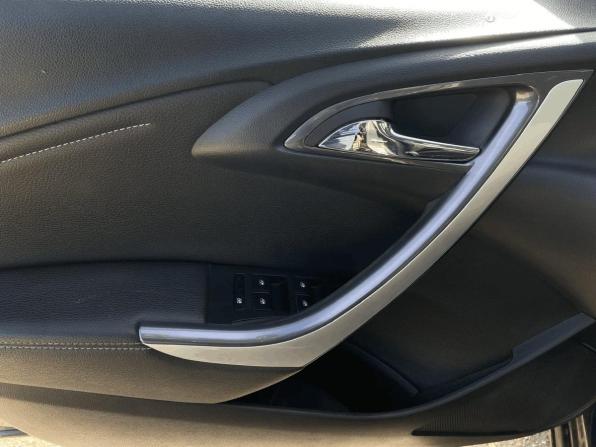 Opel Astra J Рестайлинг с пробегом 2012 года, цена 849 000 рублей, 124290 км, хэтчбек, Автокод Объявления