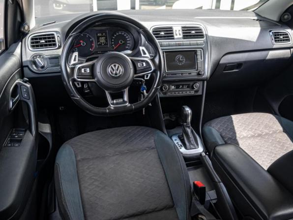 Volkswagen Polo V Рестайлинг с пробегом 2019 года, цена 1 430 000 рублей, 133309 км, седан, Автокод Объявления