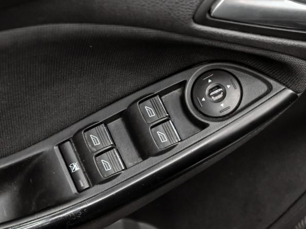Ford Focus III с пробегом 2012 года, цена 731 000 рублей, 259460 км, хэтчбек, Автокод Объявления