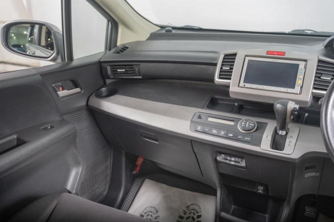 Honda Freed I с пробегом 2010 года, цена 1 149 000 рублей, 156000 км, компактвэн, Автокод Объявления