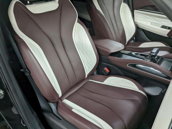 Geely Monjaro I с пробегом 2023 года, цена 2 990 000 рублей, 51008 км, внедорожник, Автокод Объявления