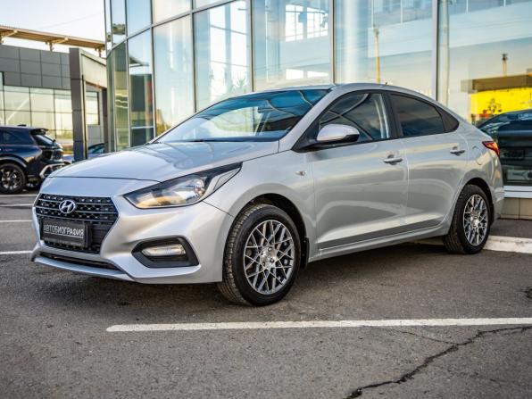 Hyundai Solaris II с пробегом 2017 года, цена 1 038 000 рублей, 188282 км, седан, Автокод Объявления