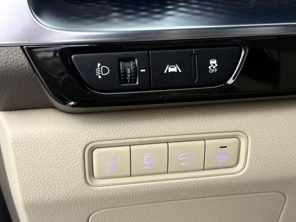 Kia Carnival IV с пробегом 2022 года, цена 6 396 000 рублей, 31868 км, минивэн, Автокод Объявления