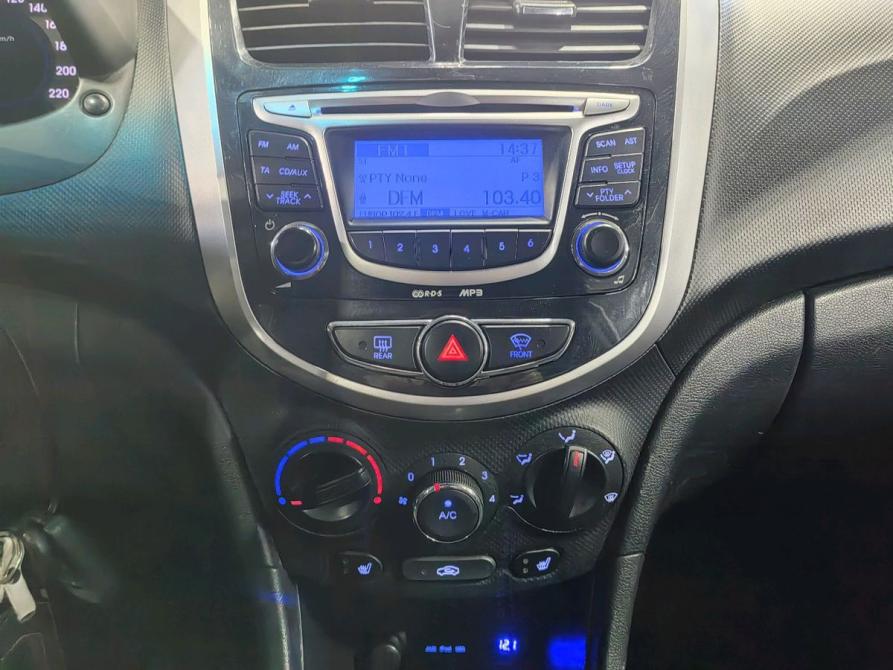 Hyundai Solaris I Санкт-Петербург  - изображение 9