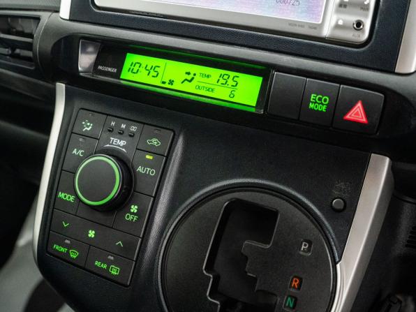 Toyota Wish II с пробегом 2011 года, цена 1 149 500 рублей, 281092 км, минивэн, Автокод Объявления