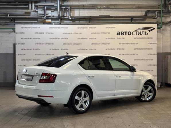 Skoda Octavia III (A7) Рестайлинг с пробегом 2017 года, цена 1 559 000 рублей, 175000 км, лифтбек, Автокод Объявления