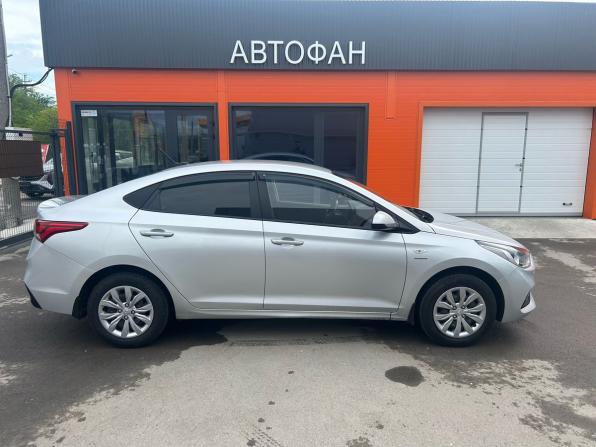 Hyundai Solaris II с пробегом 2019 года, цена 1 370 000 рублей, 128000 км, седан, Автокод Объявления