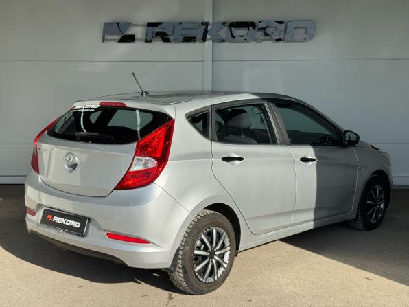 Hyundai Solaris I Рестайлинг с пробегом 2016 года, цена 999 000 рублей, 125000 км, хэтчбек, Автокод Объявления