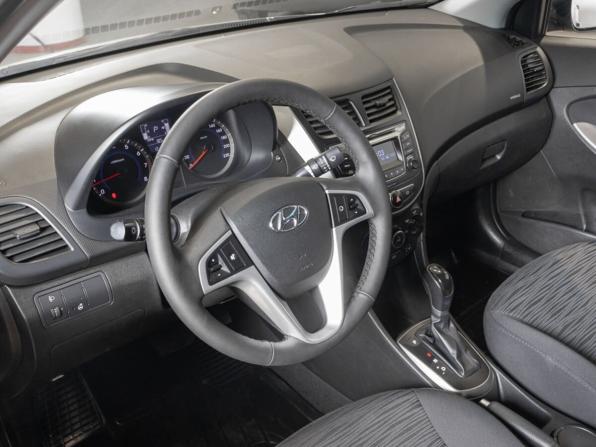 Hyundai Solaris I Рестайлинг с пробегом 2015 года, цена 1 167 500 рублей, 121494 км, седан, Автокод Объявления