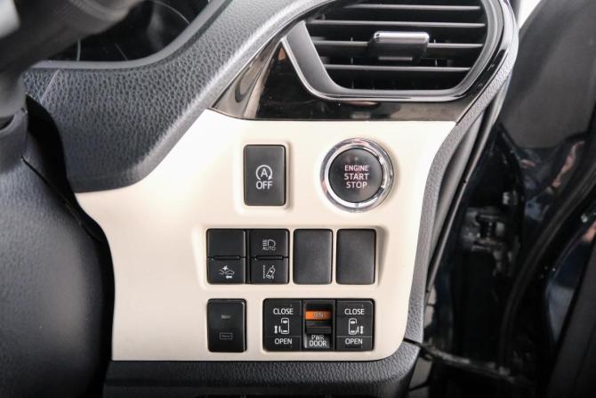 Toyota Noah III (R80) Рестайлинг с пробегом 2019 года, цена 2 199 000 рублей, 65000 км, минивэн, Автокод Объявления