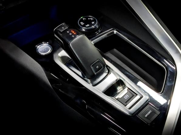 Peugeot 3008 II с пробегом 2018 года, цена 2 100 000 рублей, 50986 км, внедорожник, Автокод Объявления