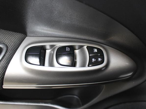 Nissan Juke I с пробегом 2013 года, цена 1 040 000 рублей, 136737 км, внедорожник, Автокод Объявления