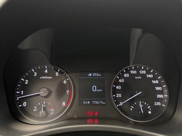 Hyundai Solaris II с пробегом 2017 года, цена 950 000 рублей, 172617 км, седан, Автокод Объявления