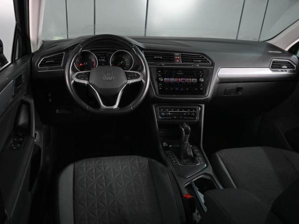 Volkswagen Tiguan II Рестайлинг с пробегом 2021 года, цена 2 799 000 рублей, 118069 км, внедорожник, Автокод Объявления
