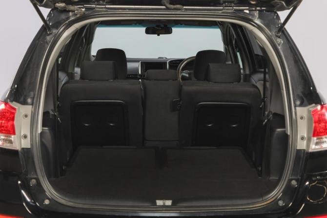 Toyota Wish II с пробегом 2010 года, цена 1 099 000 рублей, 215555 км, минивэн, Автокод Объявления
