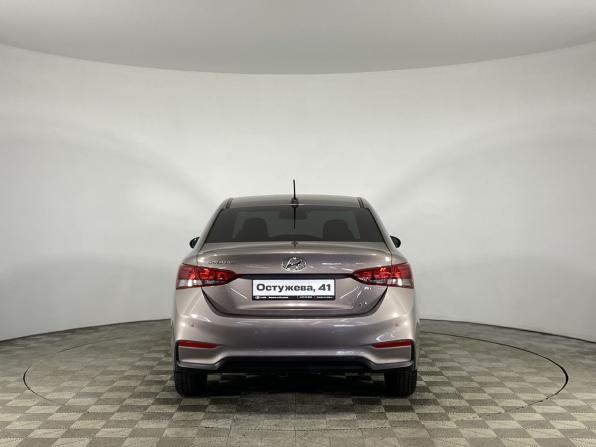 Hyundai Solaris II с пробегом 2018 года, цена 1 385 000 рублей, 131990 км, седан, Автокод Объявления