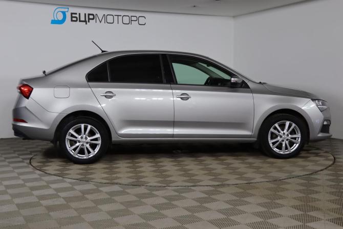 Skoda Rapid II с пробегом 2021 года, цена 1 799 990 рублей, 65198 км, лифтбек, Автокод Объявления