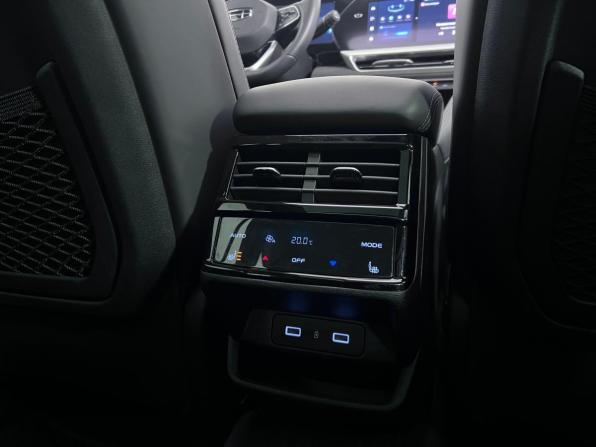 Geely Monjaro I с пробегом 2024 года, цена 3 430 000 рублей, 39581 км, внедорожник, Автокод Объявления