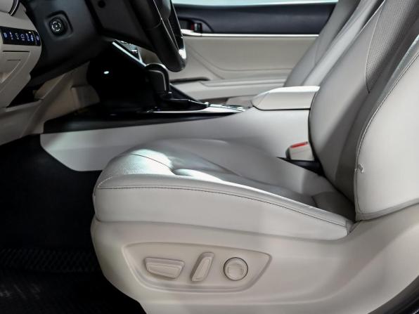 Toyota Camry VIII (XV70) Рестайлинг с пробегом 2021 года, цена 3 920 000 рублей, 98848 км, седан, Автокод Объявления