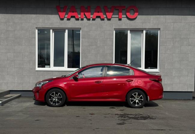 Kia Rio IV Рестайлинг с пробегом 2021 года, цена 1 800 000 рублей, 35330 км, седан, Автокод Объявления
