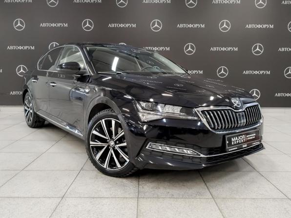Skoda Superb III Рестайлинг с пробегом 2025 года, цена 4 000 000 рублей, 19557 км, лифтбек, Автокод Объявления
