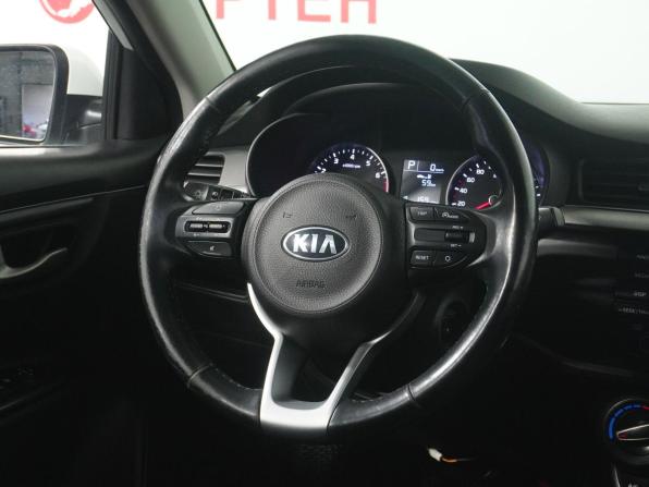 Kia Rio IV с пробегом 2018 года, цена 1 299 000 рублей, 91400 км, седан, Автокод Объявления