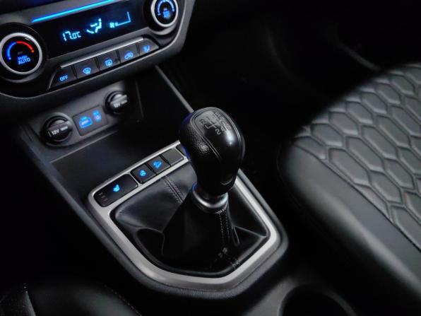 Hyundai Creta I с пробегом 2019 года, цена 1 399 000 рублей, 178648 км, внедорожник, Автокод Объявления
