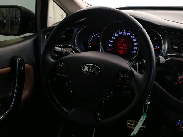 Kia Ceed II Рестайлинг с пробегом 2017 года, цена 1 589 000 рублей, 85520 км, хэтчбек, Автокод Объявления