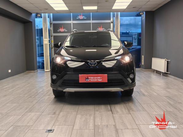 Toyota RAV4 IV (XA40) Рестайлинг с пробегом 2017 года, цена 2 378 000 рублей, 136000 км, внедорожник, Автокод Объявления